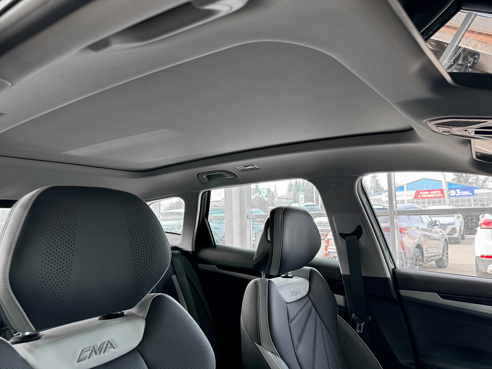 Geely Atlas Люкс, зеленый