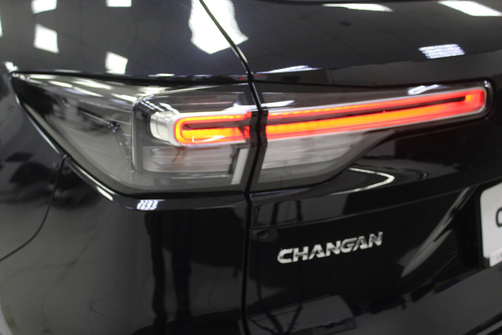 Changan UNI-S (CS55 Plus) Luxe, черный