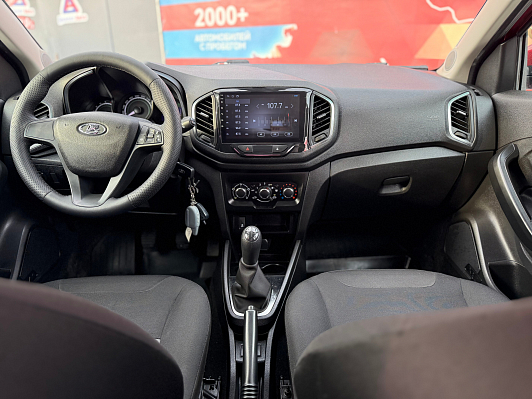 Lada (ВАЗ) XRAY Comfort, 2017 года, пробег 126000 км