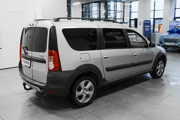 Lada (ВАЗ) Largus Quest (5 мест), 2018 года, пробег 136000 км
