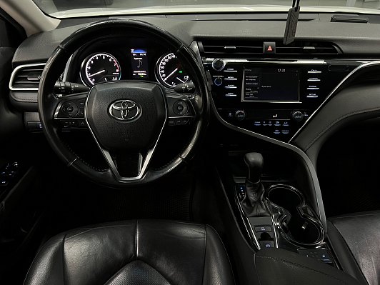 Toyota Camry Элеганс Safety, 2020 года, пробег 98682 км