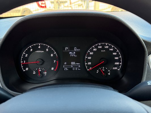 Hyundai Solaris Специальная Серия "10 лет" + Comfort, 2021 года, пробег 13000 км