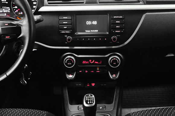 Kia Rio, 2018 года, пробег 130000 км