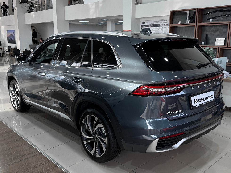 Geely Monjaro Люкс, серый