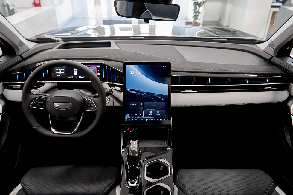 Geely Atlas Flagship, зеленый