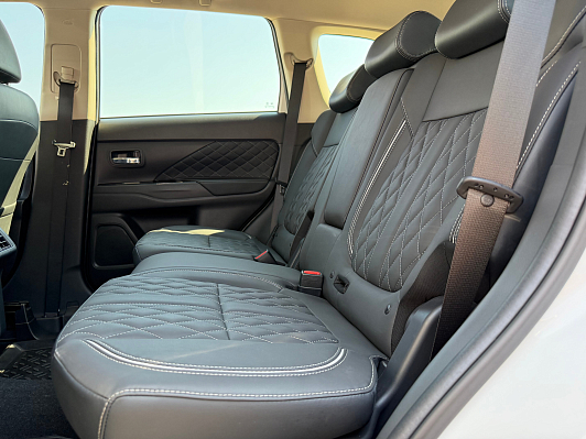Mitsubishi Outlander Invite, 2022 года, пробег 30207 км