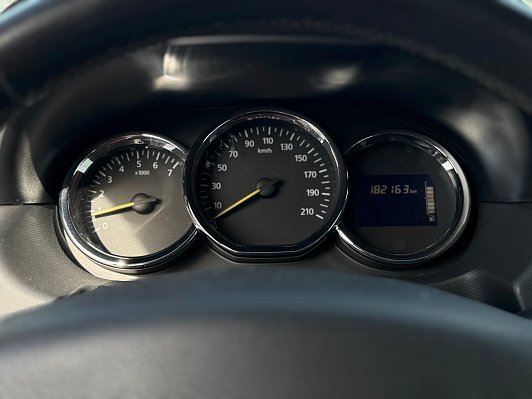 Renault Duster Adventure, 2017 года, пробег 182157 км