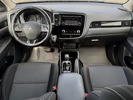 Mitsubishi Outlander Invite, 2021 года, пробег 59640 км
