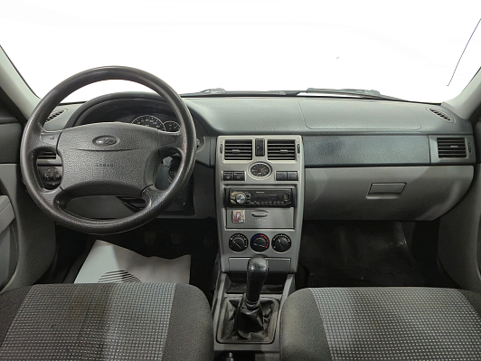 Lada (ВАЗ) Priora, 2010 года, пробег 205590 км