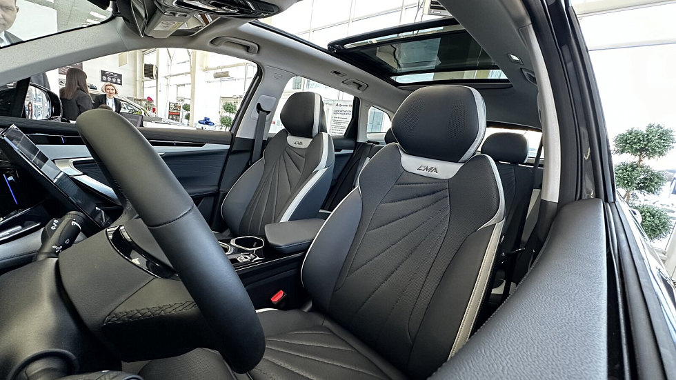 Geely Atlas Flagship Sport, серый