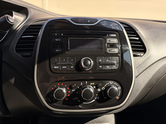 Renault Kaptur Drive, 2017 года, пробег 122213 км