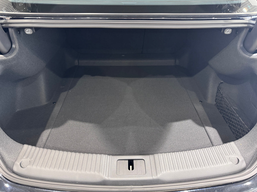 Hongqi H5 Black Edition, черный