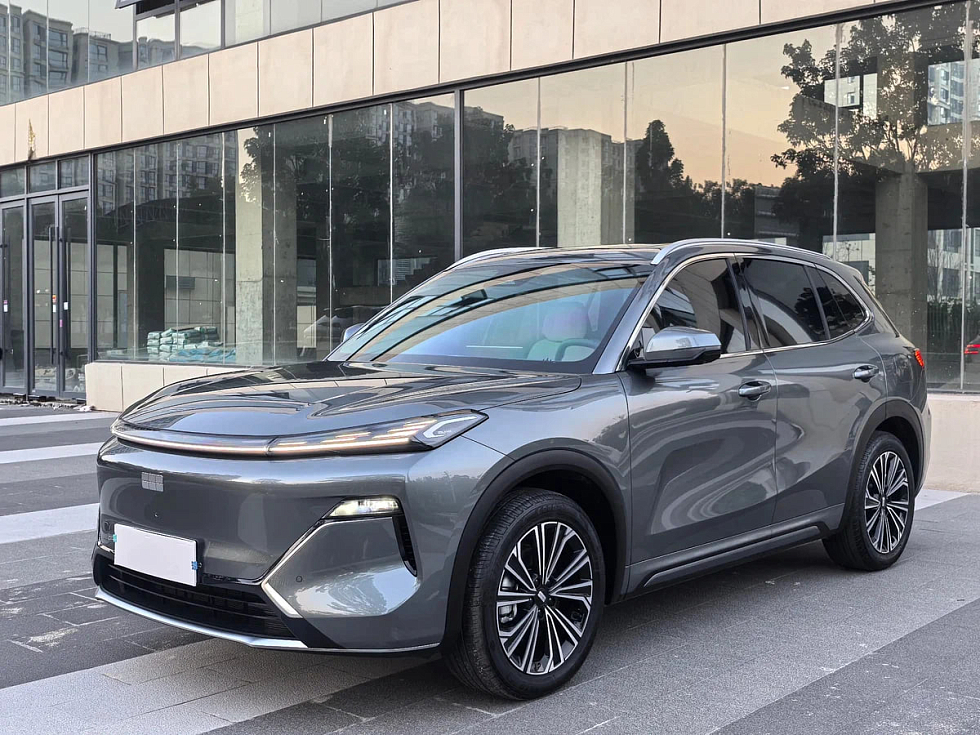 Geely Galaxy Starship 7 Sailing, серый