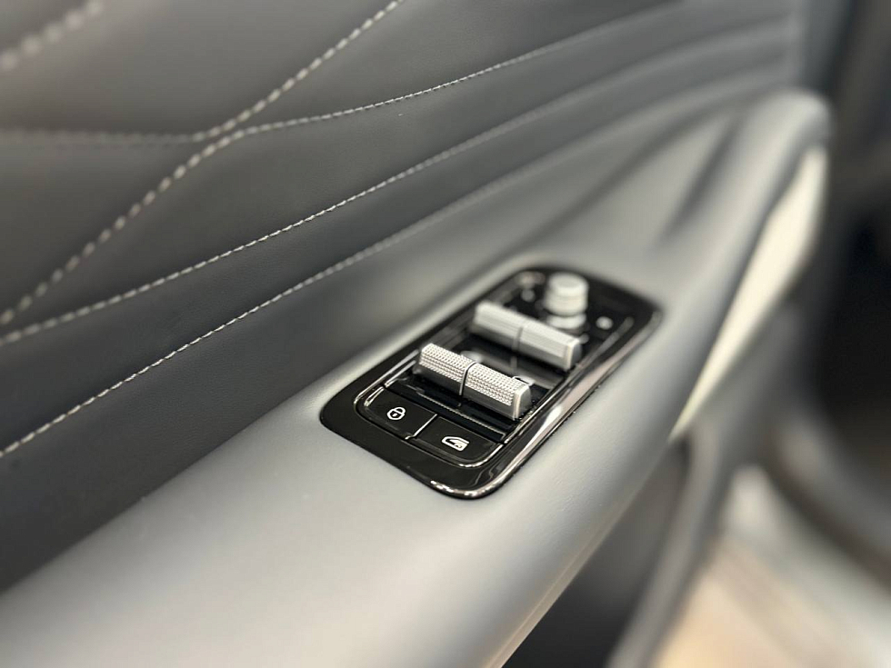 Geely EX5 EM-i Pro, серый