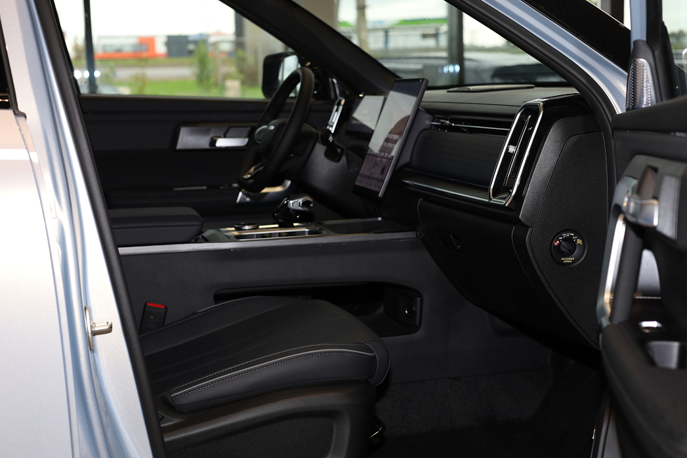 Jaecoo J7 Supreme, серебряный