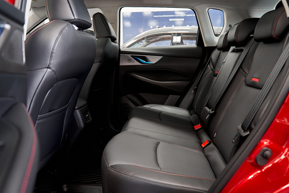 Changan CS35 Plus Техно, серебряный