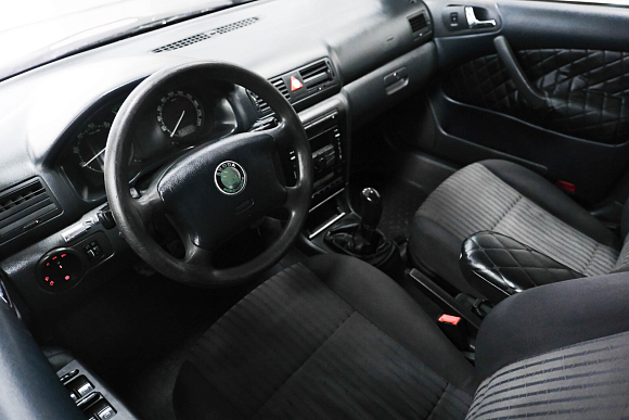 Skoda Octavia, 2002 года, пробег 319410 км