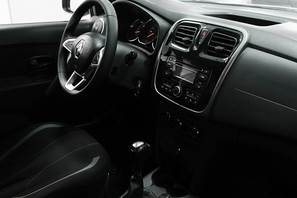 Renault Logan Drive, 2020 года, пробег 99513 км