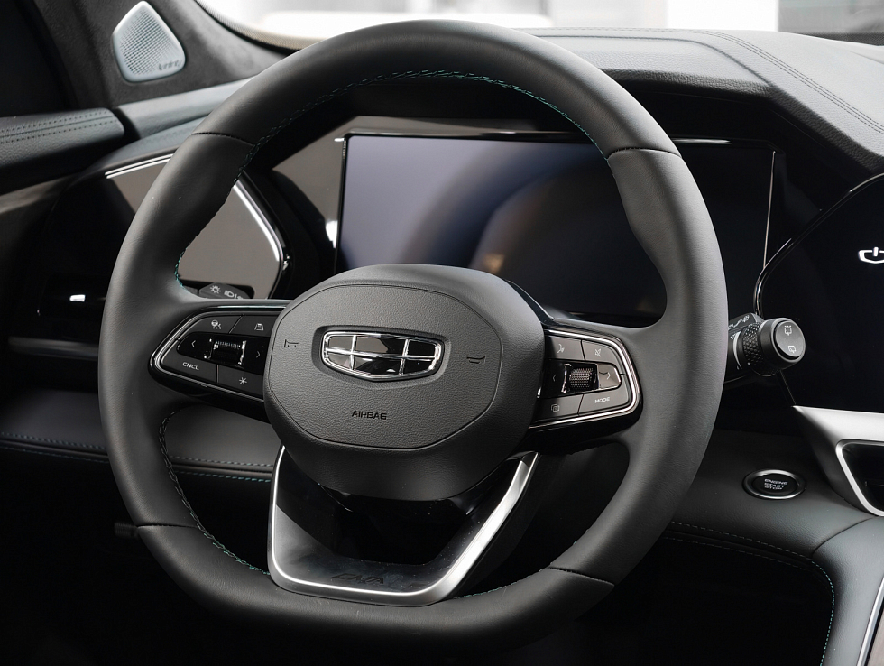 Geely Monjaro Флагман, зеленый