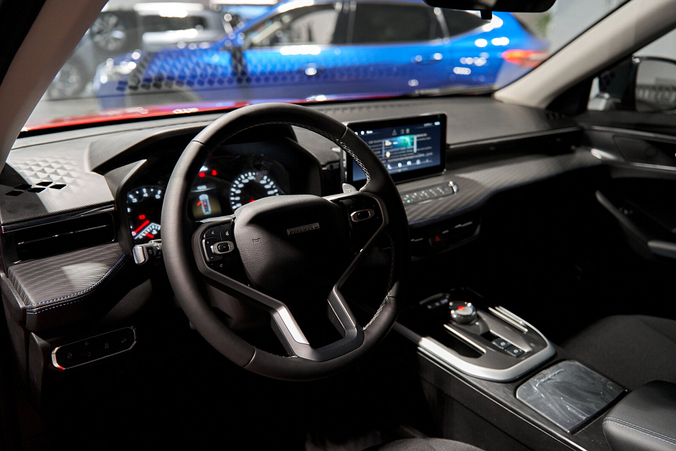 Haval Jolion Elite, красный