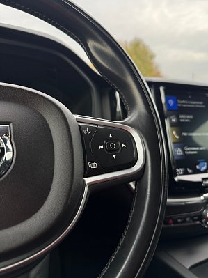 Volvo XC60 R-Design, 2018 года, пробег 85238 км