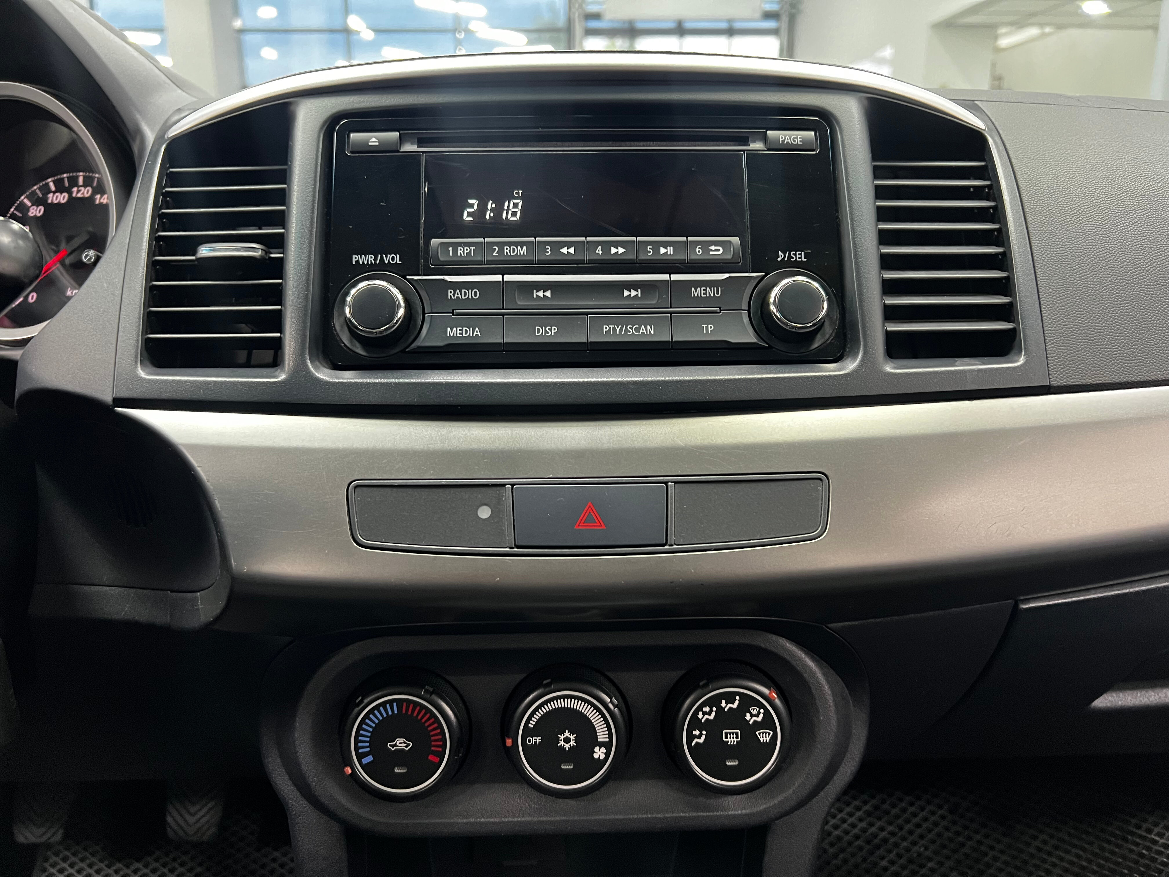 Mitsubishi Lancer Invite, 2014 года, пробег 146299 км