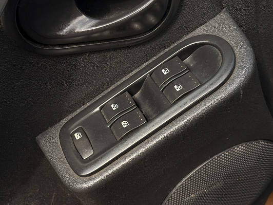 Renault Duster Luxe Privilege, 2012 года, пробег 217682 км