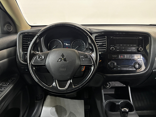 Mitsubishi Outlander Invite, 2015 года, пробег 182216 км