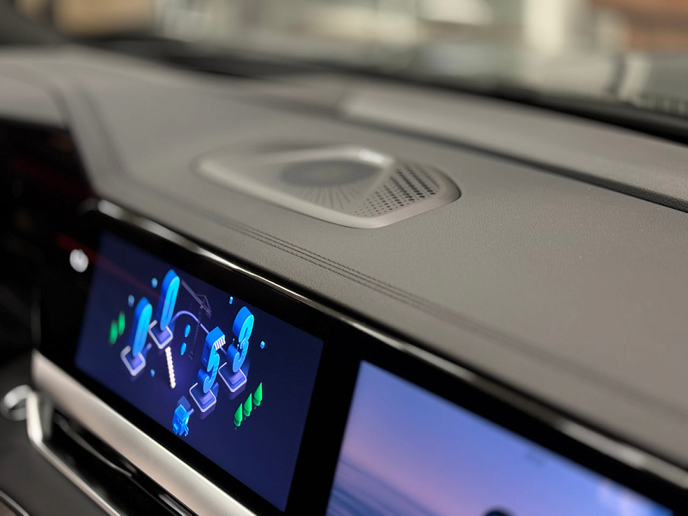 Geely Monjaro Флагман, зеленый