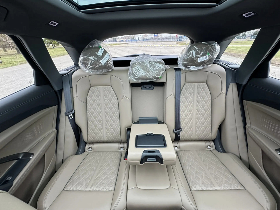 Audi Q5 40 TFSI quattro Luxury Dynamic, белый