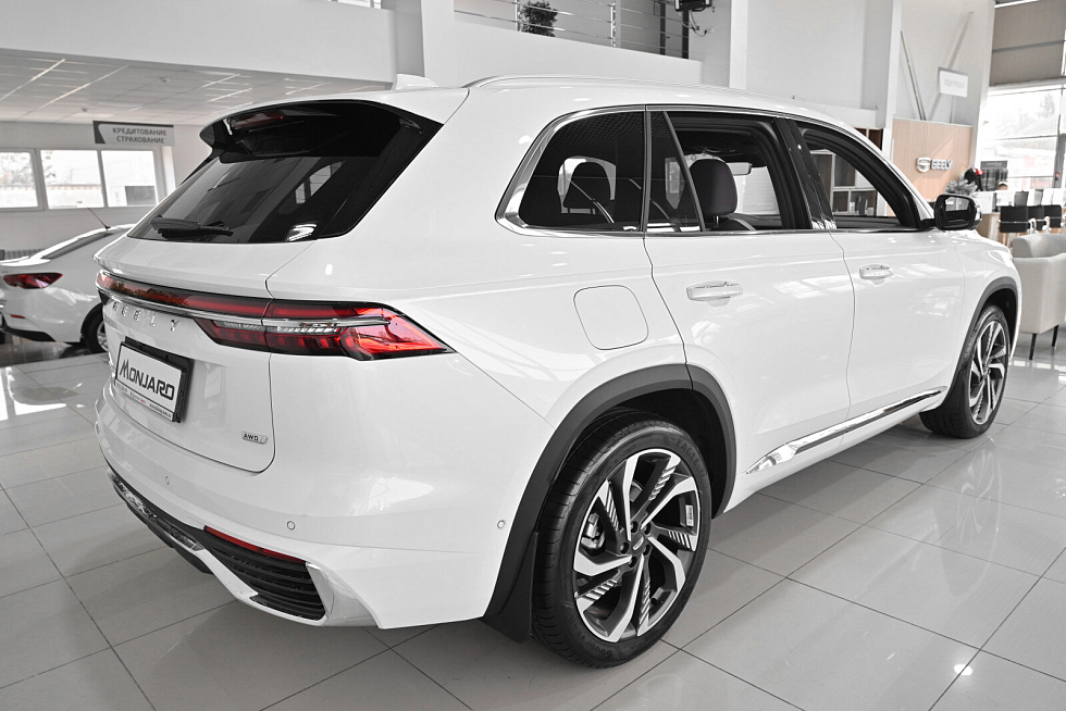 Geely Monjaro Люкс, белый