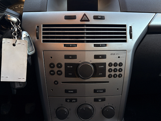 Opel Astra Enjoy, 2011 года, пробег 199780 км