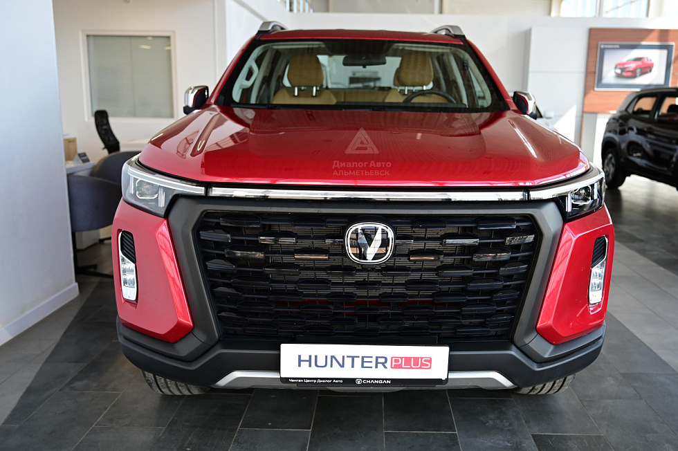 Changan Hunter Plus Luxe, красный