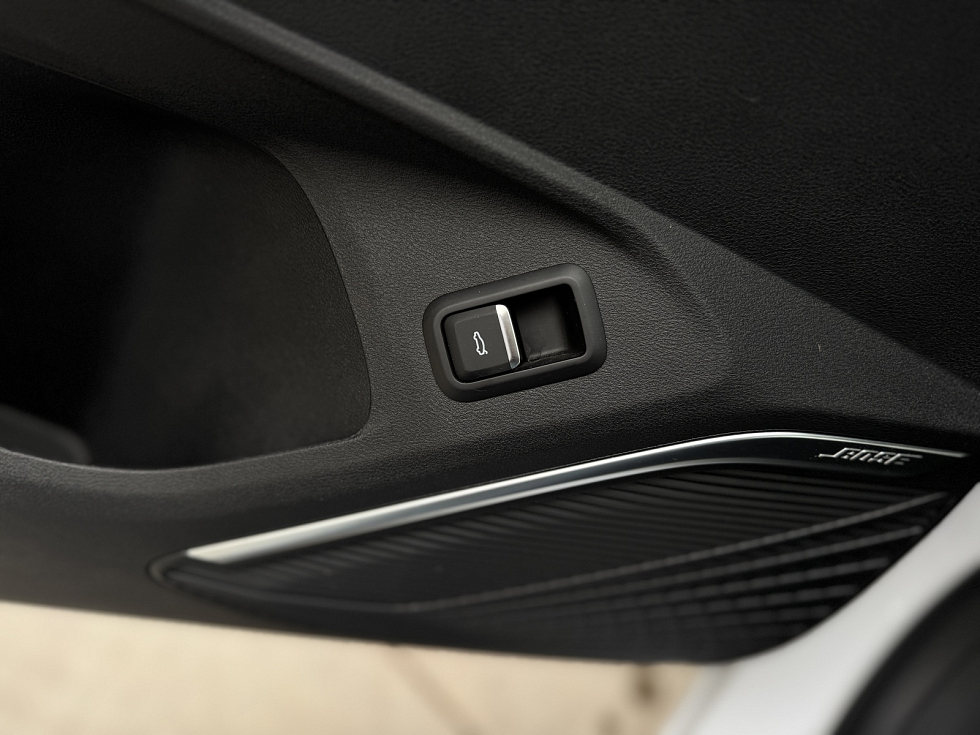 Geely Monjaro Flagship (2023-2025), белый