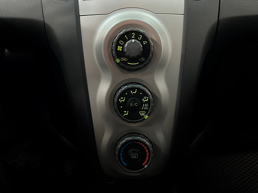 Toyota Yaris, 2006 года, пробег 174440 км