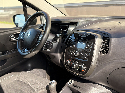 Renault Kaptur Drive, 2017 года, пробег 122213 км