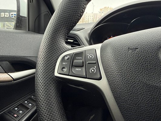 Lada (ВАЗ) Vesta Luxe Multimedia (2017-2019), 2019 года, пробег 92437 км