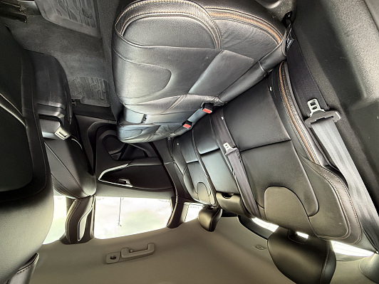 Volvo V40 Cross Country, 2016 года, пробег 100000 км