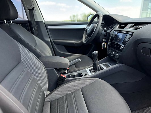 Skoda Octavia Active, 2019 года, пробег 107600 км