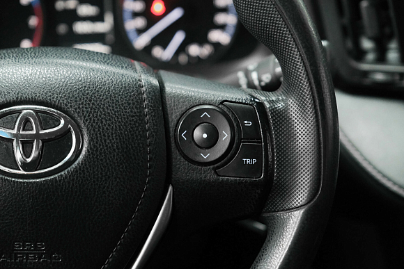 Toyota RAV4, 2015 года, пробег 227000 км