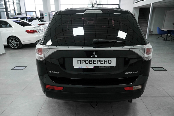Mitsubishi Outlander Instyle, 2012 года, пробег 210070 км