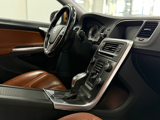 Volvo S60 Momentum, 2013 года, пробег 185117 км