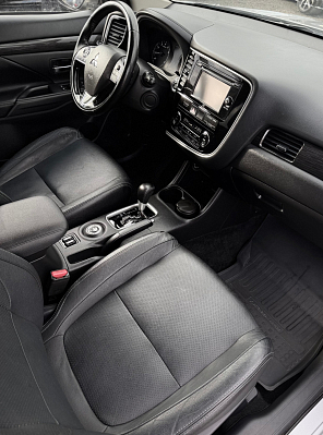Mitsubishi Outlander Instyle, 2016 года, пробег 111826 км