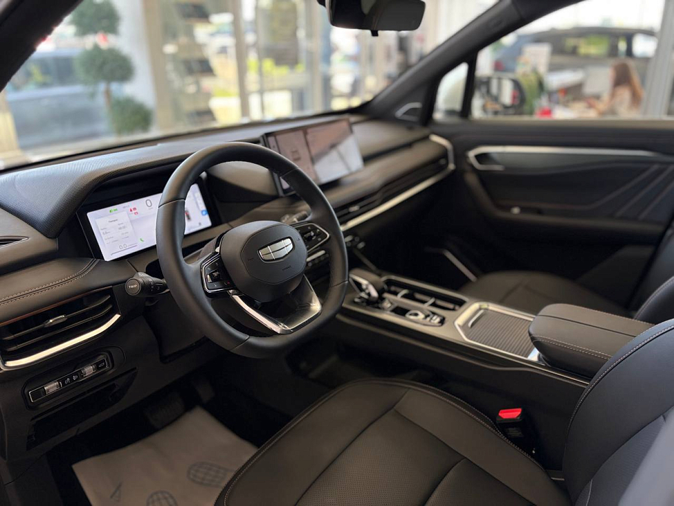 Geely Okavango Флагман, белый