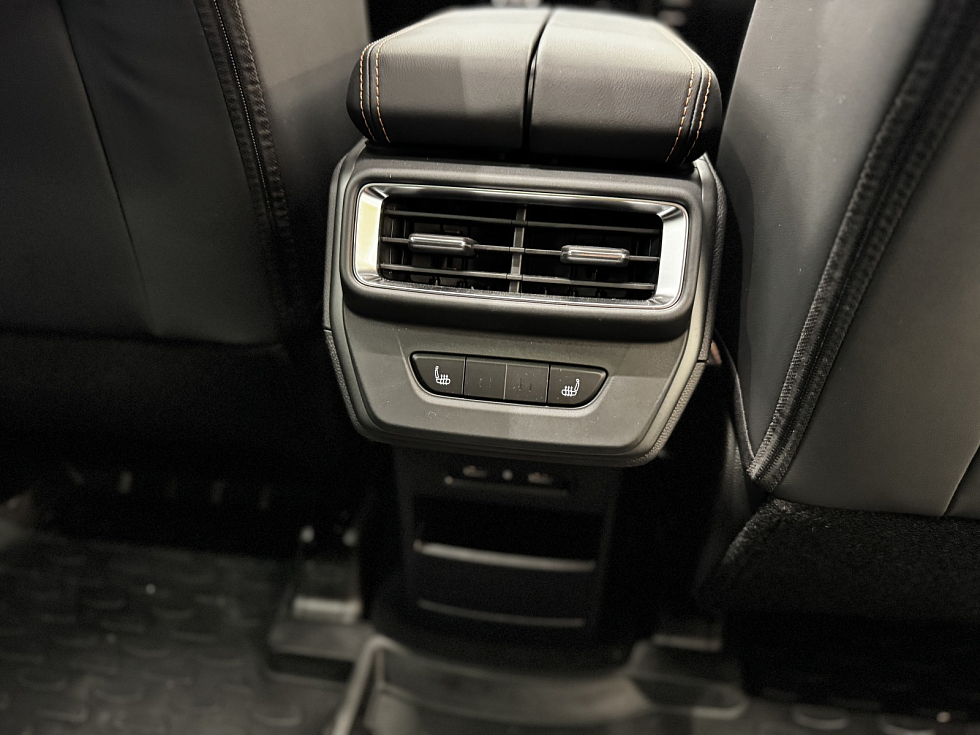 Geely Okavango Флагман, серый