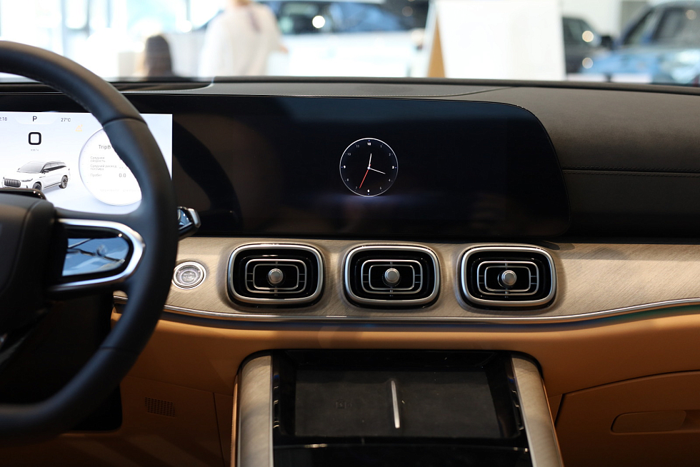 Jaecoo J8 Active двухцветный, серый