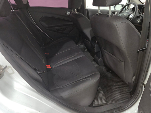 Ford Fiesta Trend, 2015 года, пробег 190030 км