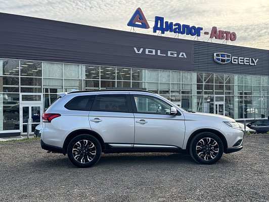 Mitsubishi Outlander Intense+, 2021 года, пробег 151139 км