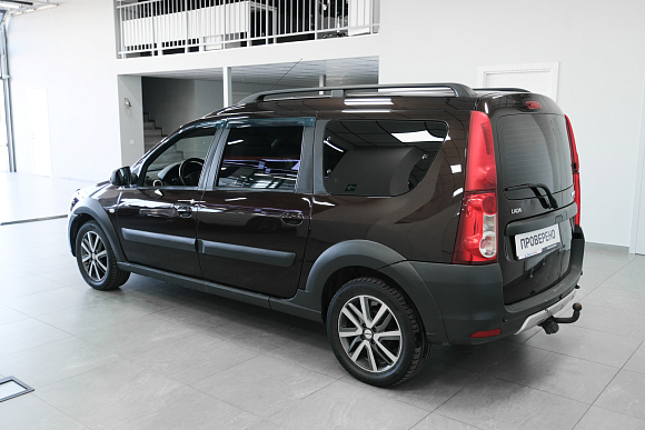 Lada (ВАЗ) Largus Luxe (7 мест), 2017 года, пробег 187000 км