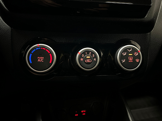 Kia Rio, 2015 года, пробег 190000 км